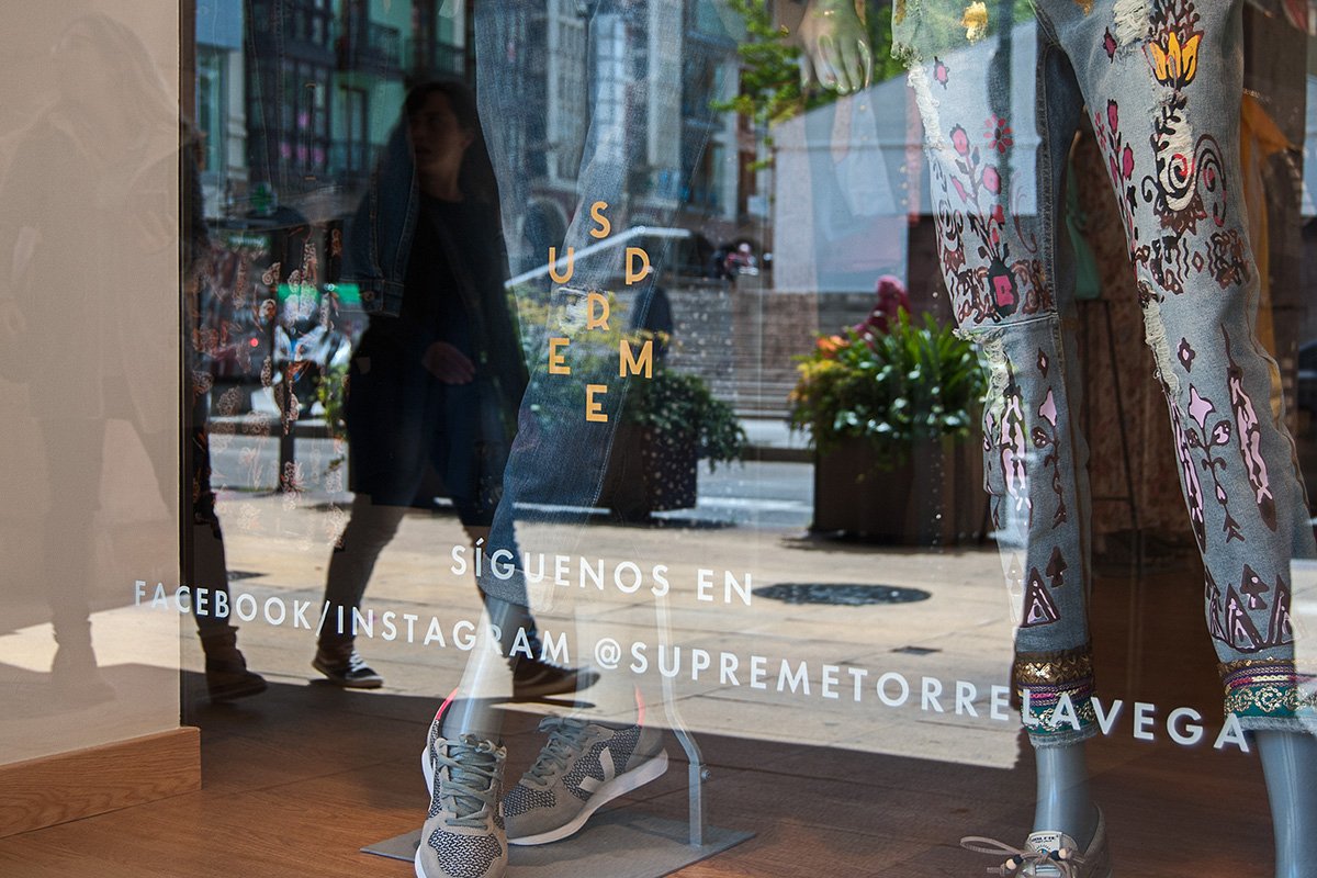 深圳品牌設(shè)計(jì)  深圳品牌策劃  Supreme服裝品牌形象設(shè)計(jì)  標(biāo)志設(shè)計(jì)