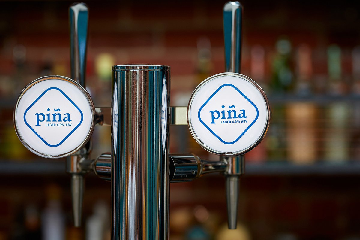視覺識別在 piña 品牌設計的應用——酒吧與餐廳形象的融合，品牌設計，酒吧品牌設計，品牌形象設計，企業(yè)品牌營銷，深圳品牌策劃，深圳品牌設計，左右格局