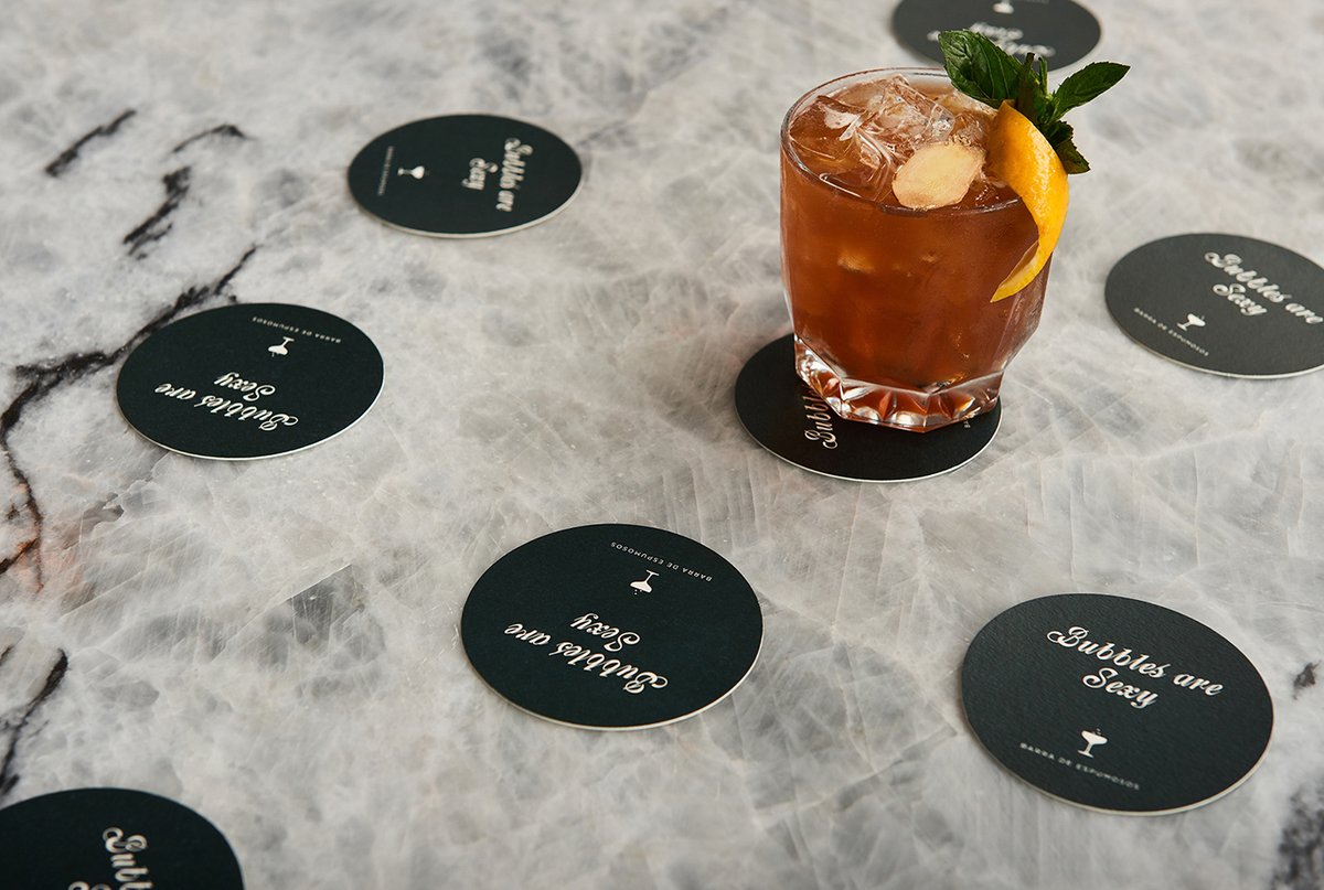 (餐飲）Marsella酒吧品牌設(shè)計(jì)和品牌標(biāo)識(shí)設(shè)計(jì)案例，餐飲品牌設(shè)計(jì)，品牌形象整合，品牌標(biāo)識(shí)設(shè)計(jì)，餐飲品牌視覺(jué)設(shè)計(jì)，餐飲品牌營(yíng)銷，品牌戰(zhàn)略定位，品牌設(shè)計(jì)公司，深圳品牌策劃，深圳品牌設(shè)計(jì)，左右格局