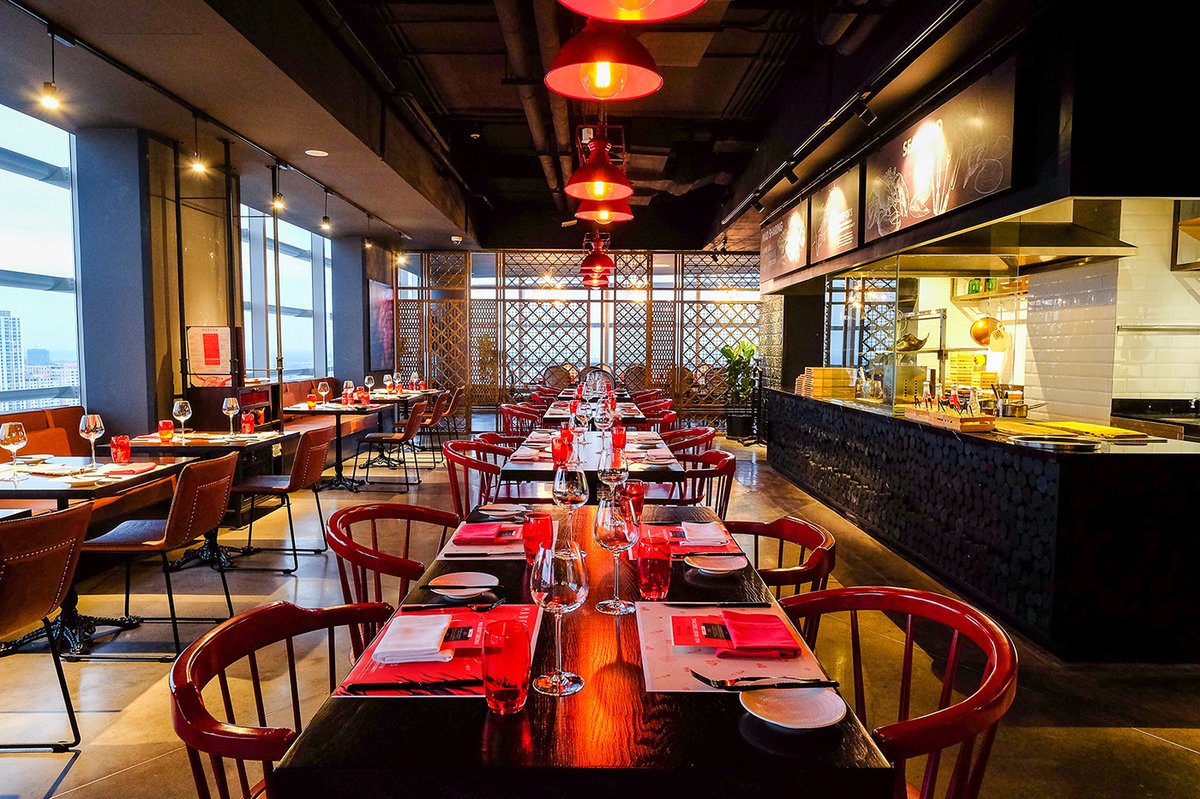 餐飲Mad Cow品牌策劃設(shè)計(jì)案例——燒烤與酒吧的完美結(jié)合，餐飲品牌設(shè)計(jì)，餐飲品品牌形象設(shè)計(jì)，品牌形象整合，餐飲品牌營(yíng)銷(xiāo)，餐飲品牌戰(zhàn)略定位，品牌設(shè)計(jì)公司，品牌策劃公司，深圳品牌策劃，深圳品牌設(shè)計(jì)，左右格局