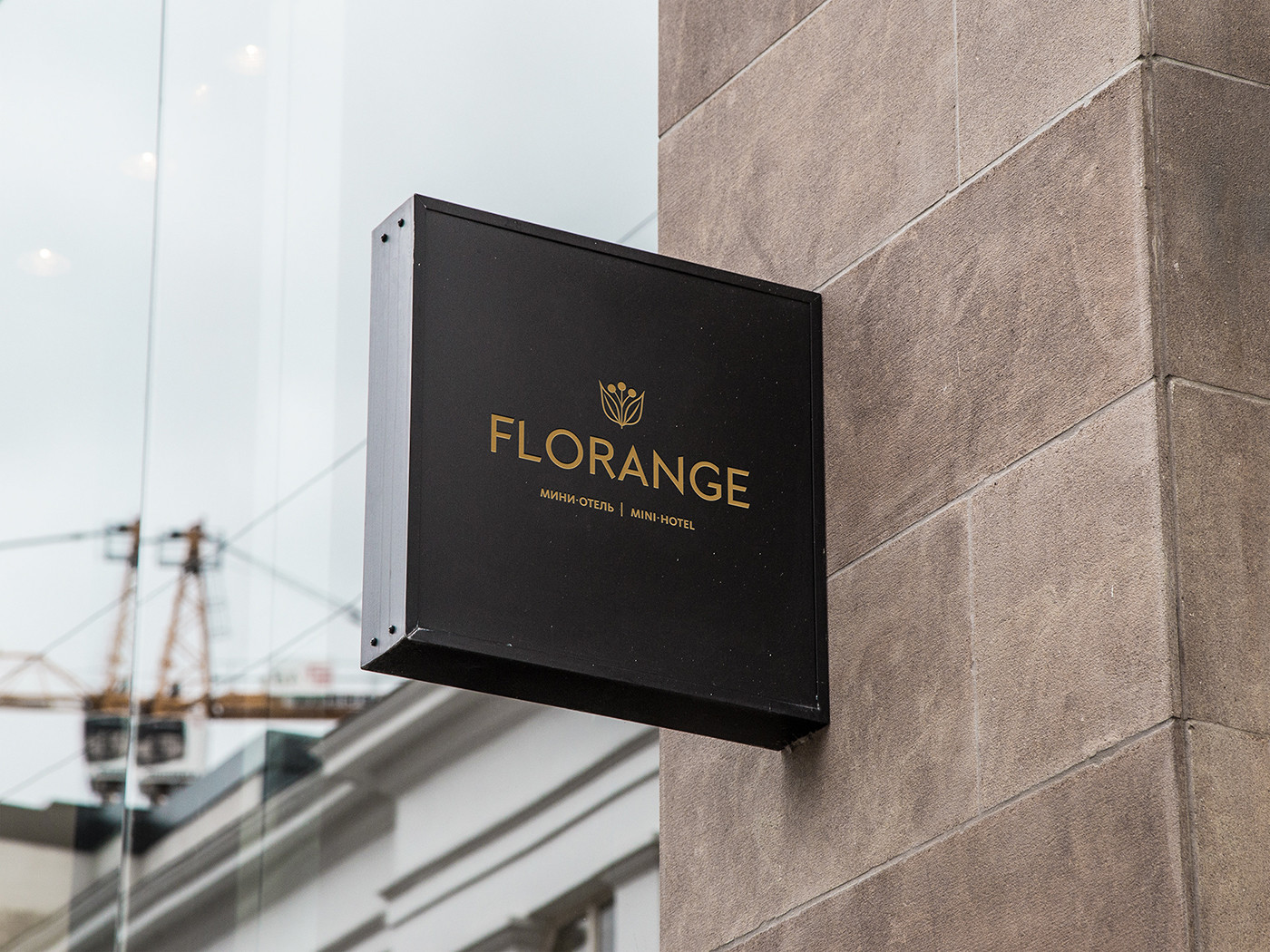 精美主題酒店 Florange 品牌形象設(shè)計(jì)和品牌策略，精美酒店品牌設(shè)計(jì)，主題酒店品牌策劃，深圳品牌設(shè)計(jì)，左右格局